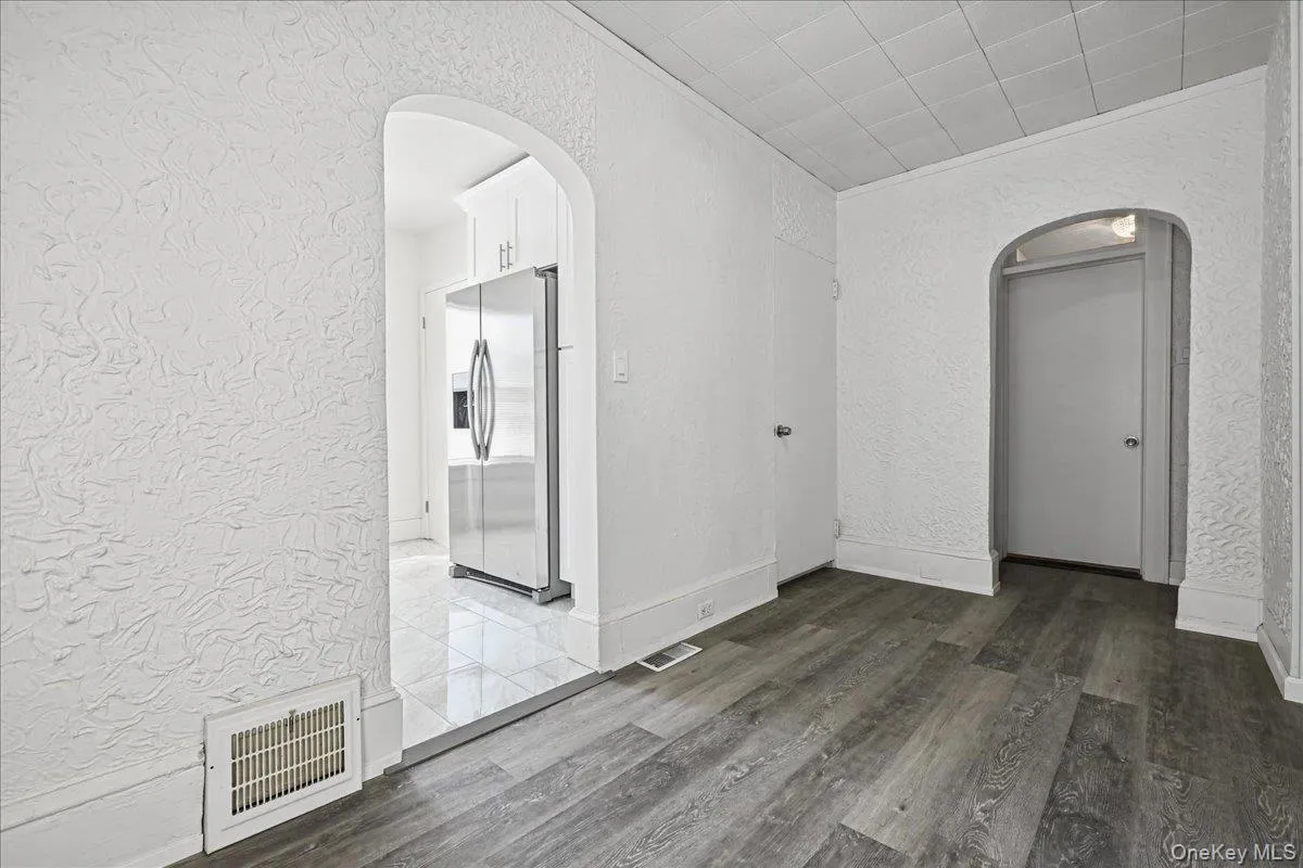 179-12 145th Road, New York, NY, 3 Bedrooms Bedrooms, 6 Rooms Rooms,2 BathroomsBathrooms,Residential,For Rent,145th,0,1060928 179-12 145th Road, New York, NY, 3 Bedrooms Bedrooms, 6 Rooms Rooms,2 BathroomsBathrooms,Residential,For Rent,145th,0,1060928