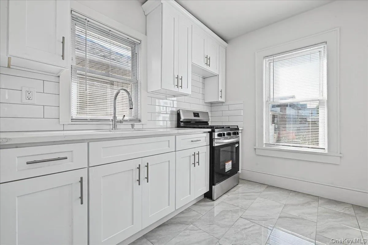 179-12 145th Road, New York, NY, 3 Bedrooms Bedrooms, 6 Rooms Rooms,2 BathroomsBathrooms,Residential,For Rent,145th,0,1060928 179-12 145th Road, New York, NY, 3 Bedrooms Bedrooms, 6 Rooms Rooms,2 BathroomsBathrooms,Residential,For Rent,145th,0,1060928
