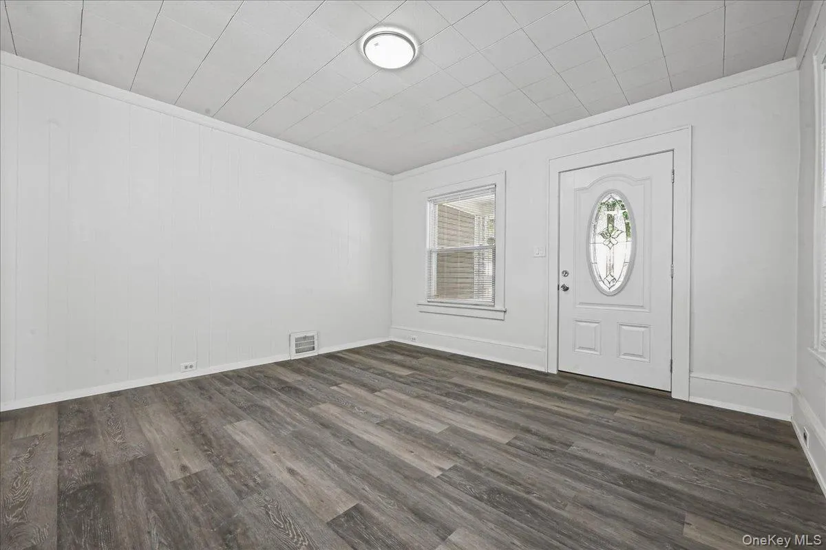 179-12 145th Road, New York, NY, 3 Bedrooms Bedrooms, 6 Rooms Rooms,2 BathroomsBathrooms,Residential,For Rent,145th,0,1060928 179-12 145th Road, New York, NY, 3 Bedrooms Bedrooms, 6 Rooms Rooms,2 BathroomsBathrooms,Residential,For Rent,145th,0,1060928
