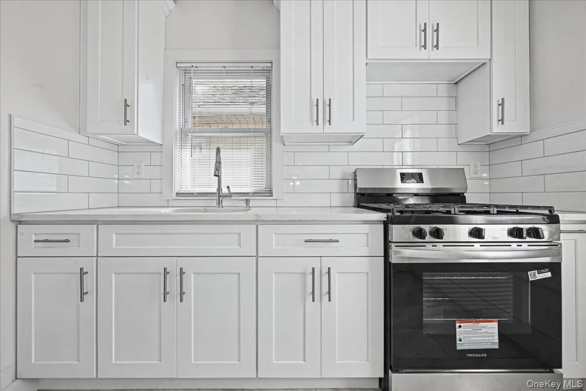 179-12 145th Road, New York, NY, 3 Bedrooms Bedrooms, 6 Rooms Rooms,2 BathroomsBathrooms,Residential,For Rent,145th,0,1060928 179-12 145th Road, New York, NY, 3 Bedrooms Bedrooms, 6 Rooms Rooms,2 BathroomsBathrooms,Residential,For Rent,145th,0,1060928