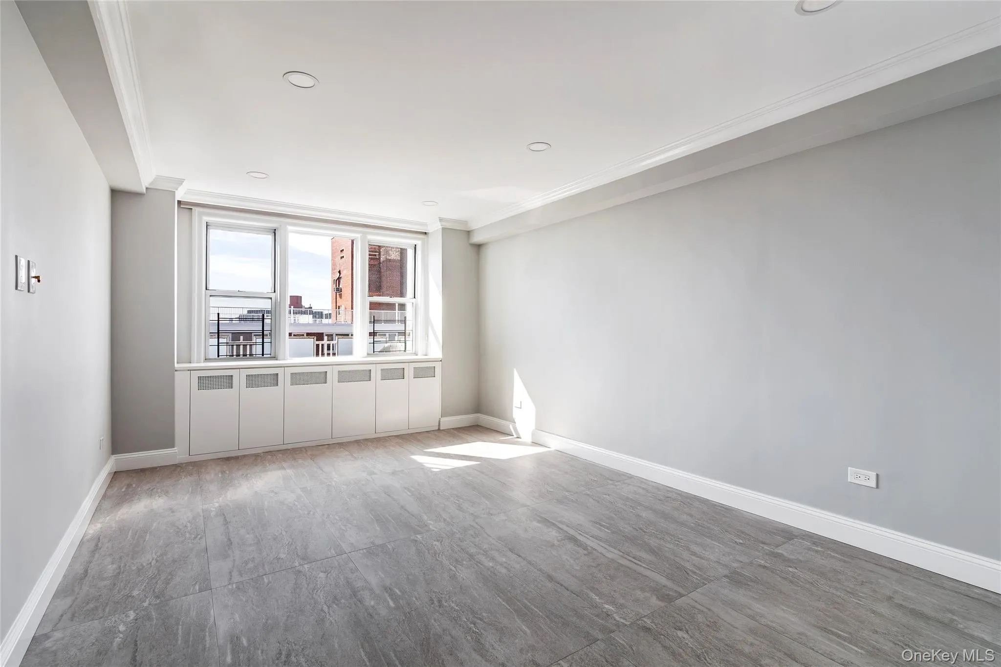 3755 Henry Hudson Parkway, New York, NY, 3 Bedroom Bedrooms, 6 Room Rooms,2 BathroomBathrooms,Residential Lease,For Rent,Henry Hudson,0,1060935 3755 Henry Hudson Parkway, New York, NY, 3 Bedroom Bedrooms, 6 Room Rooms,2 BathroomBathrooms,Residential Lease,For Rent,Henry Hudson,0,1060935