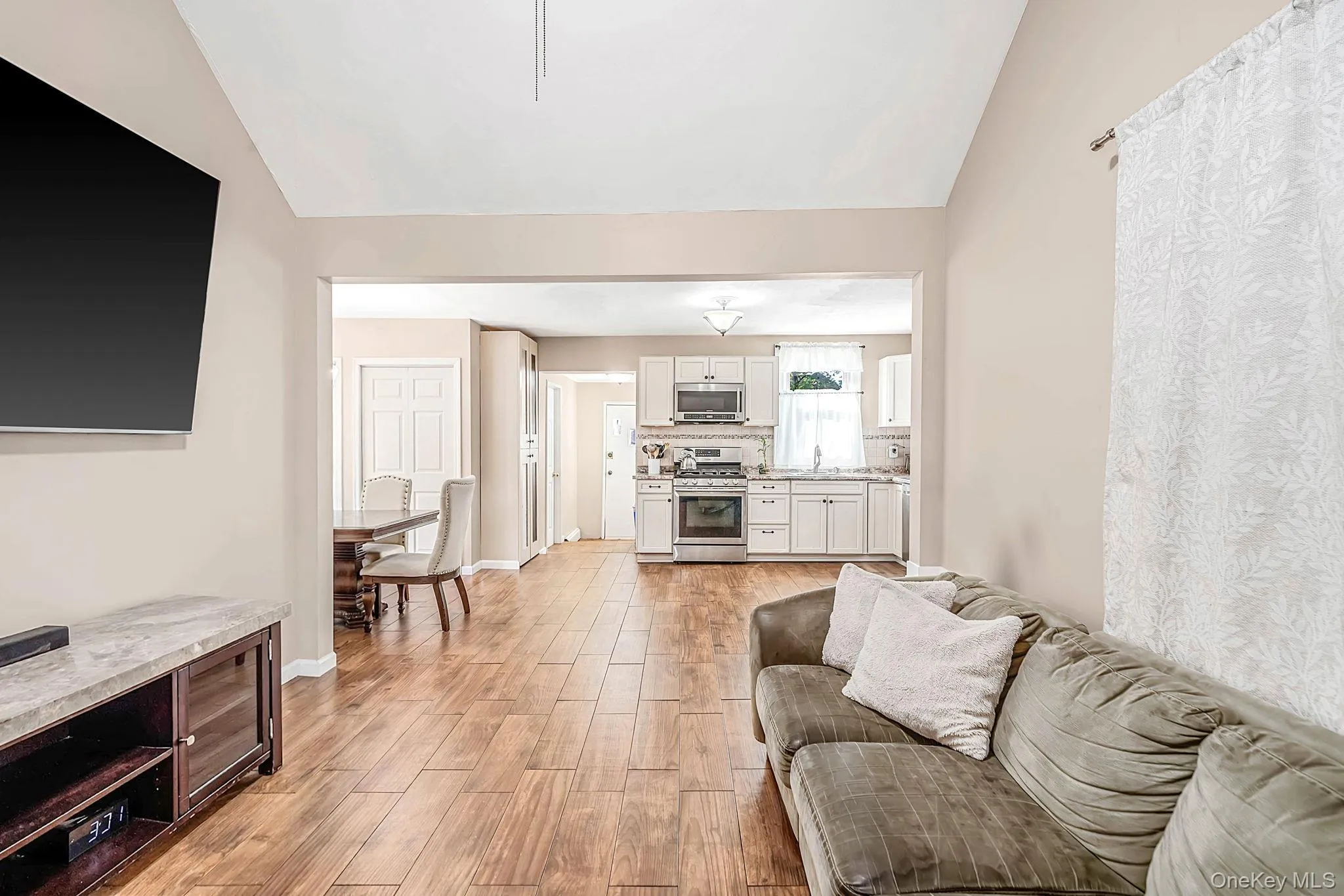 60 Evergreen Drive, Brookhaven, NY, 3 Bedrooms Bedrooms, 8 Rooms Rooms,1 BathroomBathrooms,Residential,For Rent,Evergreen,0,1060946 60 Evergreen Drive, Brookhaven, NY, 3 Bedrooms Bedrooms, 8 Rooms Rooms,1 BathroomBathrooms,Residential,For Rent,Evergreen,0,1060946