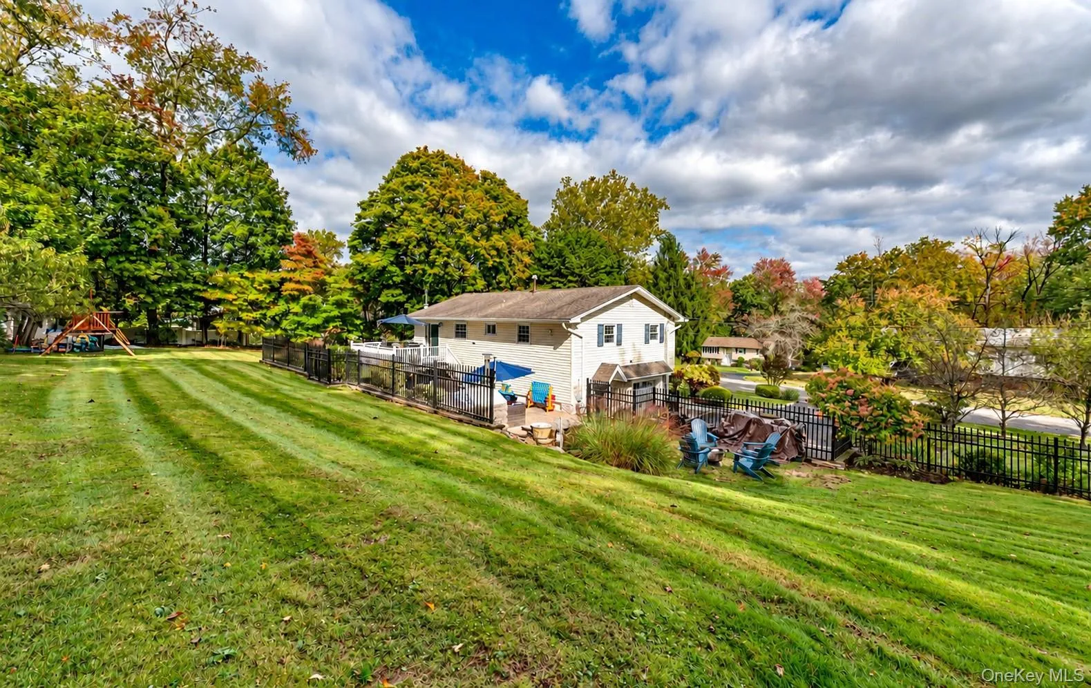 34 East Street, Clarkstown, NY, 4 Bedrooms Bedrooms, 9 Rooms Rooms,2 BathroomsBathrooms,Residential,For Rent,East,0,1060947 34 East Street, Clarkstown, NY, 4 Bedrooms Bedrooms, 9 Rooms Rooms,2 BathroomsBathrooms,Residential,For Rent,East,0,1060947