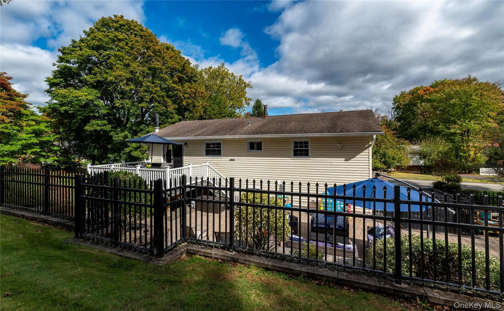 34 East Street, Clarkstown, NY, 4 Bedrooms Bedrooms, 9 Rooms Rooms,2 BathroomsBathrooms,Residential,For Rent,East,0,1060947 34 East Street, Clarkstown, NY, 4 Bedrooms Bedrooms, 9 Rooms Rooms,2 BathroomsBathrooms,Residential,For Rent,East,0,1060947