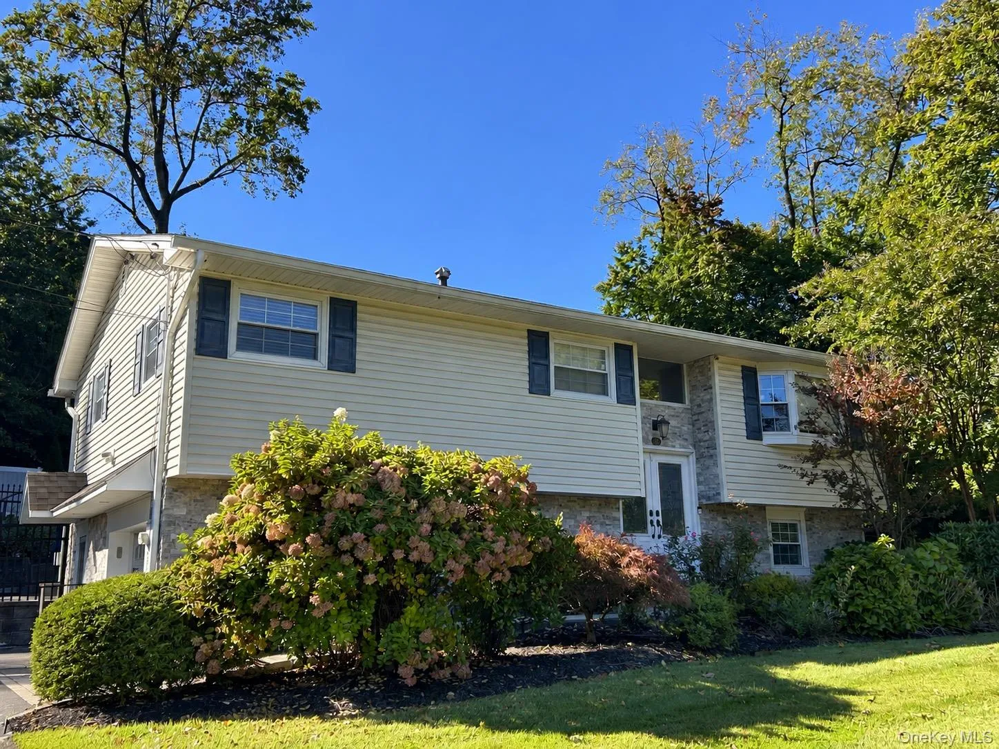 34 East Street, Clarkstown, NY, 4 Bedrooms Bedrooms, 9 Rooms Rooms,2 BathroomsBathrooms,Residential,For Rent,East,0,1060947 34 East Street, Clarkstown, NY, 4 Bedrooms Bedrooms, 9 Rooms Rooms,2 BathroomsBathrooms,Residential,For Rent,East,0,1060947