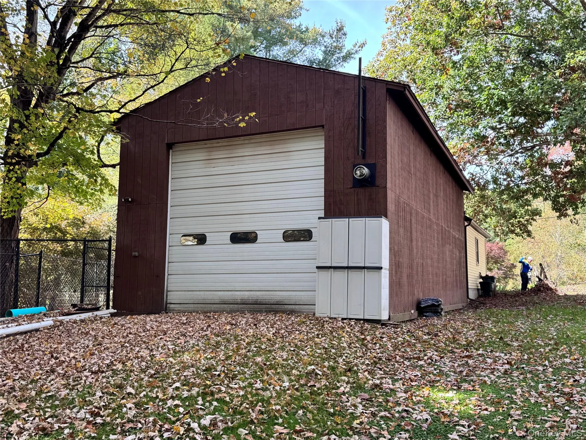 12' x 12' Rear Door 12' x 12' Rear Door