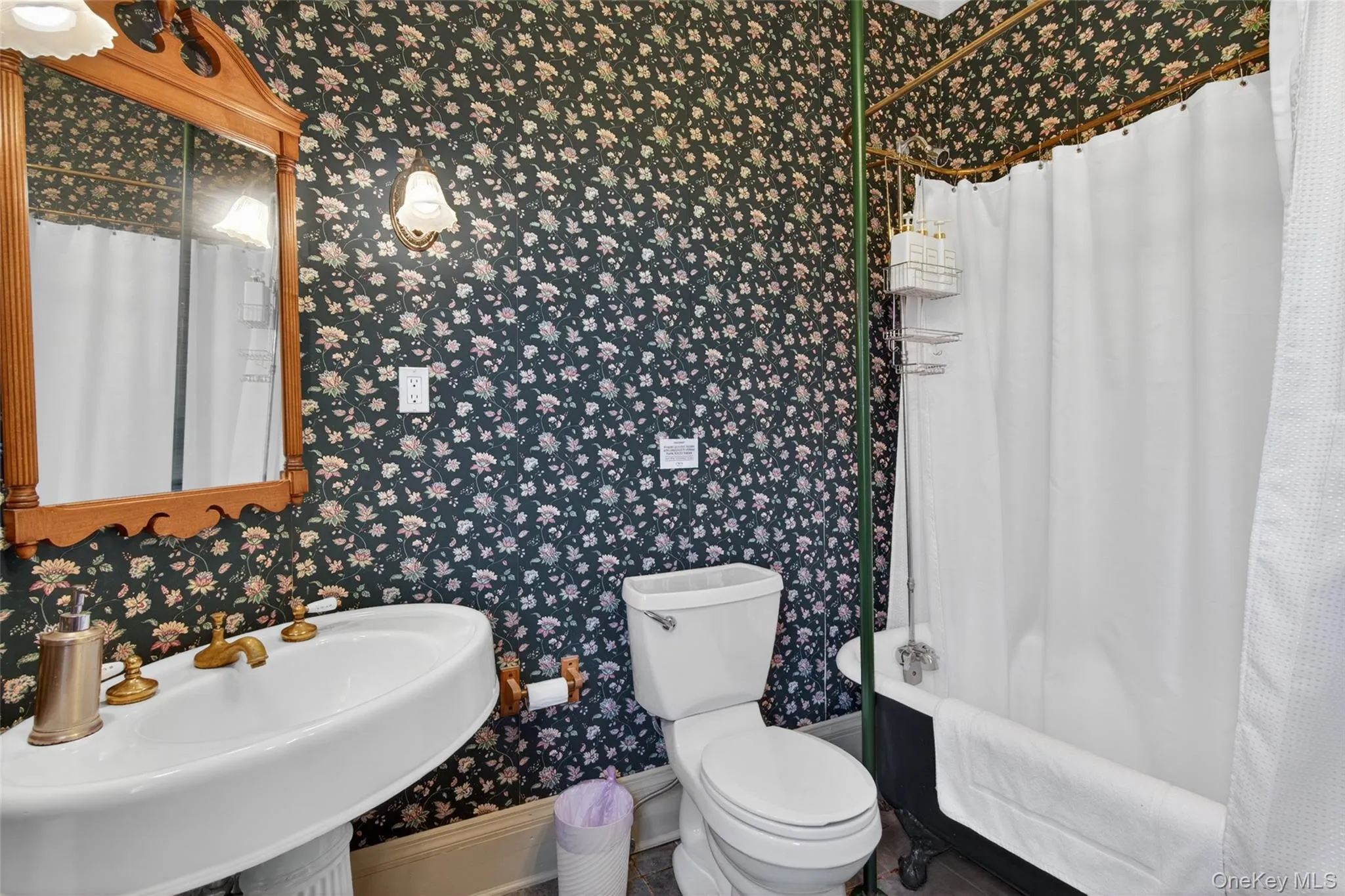 19 High Street, Chester Town, NY, 7 Bedrooms Bedrooms, 14 Rooms Rooms,4 BathroomsBathrooms,Residential Lease,For Rent,High,0,1060955 19 High Street, Chester Town, NY, 7 Bedrooms Bedrooms, 14 Rooms Rooms,4 BathroomsBathrooms,Residential Lease,For Rent,High,0,1060955