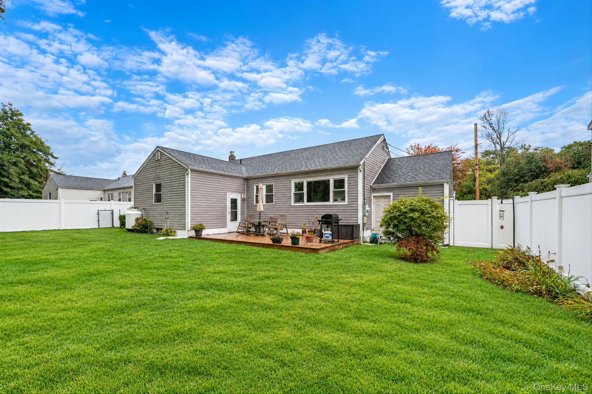 24 Chapel Place, Babylon, NY, 3 Bedrooms Bedrooms, 6 Rooms Rooms,2 BathroomsBathrooms,Residential,For Rent,Chapel,0,1060957 24 Chapel Place, Babylon, NY, 3 Bedrooms Bedrooms, 6 Rooms Rooms,2 BathroomsBathrooms,Residential,For Rent,Chapel,0,1060957