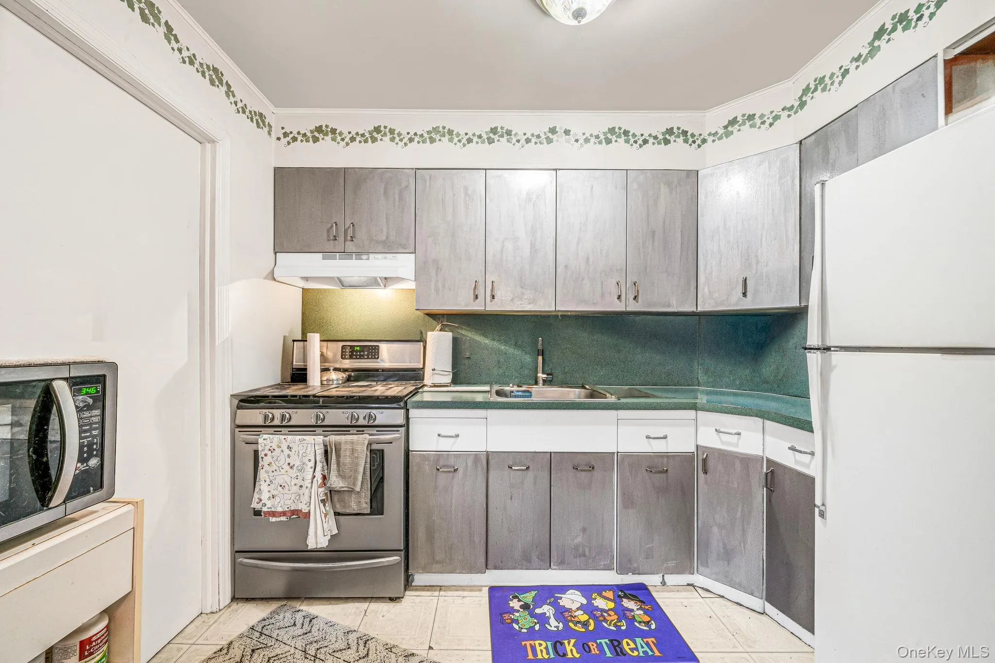 24 Chapel Place, Babylon, NY, 3 Bedrooms Bedrooms, 6 Rooms Rooms,2 BathroomsBathrooms,Residential,For Rent,Chapel,0,1060957 24 Chapel Place, Babylon, NY, 3 Bedrooms Bedrooms, 6 Rooms Rooms,2 BathroomsBathrooms,Residential,For Rent,Chapel,0,1060957
