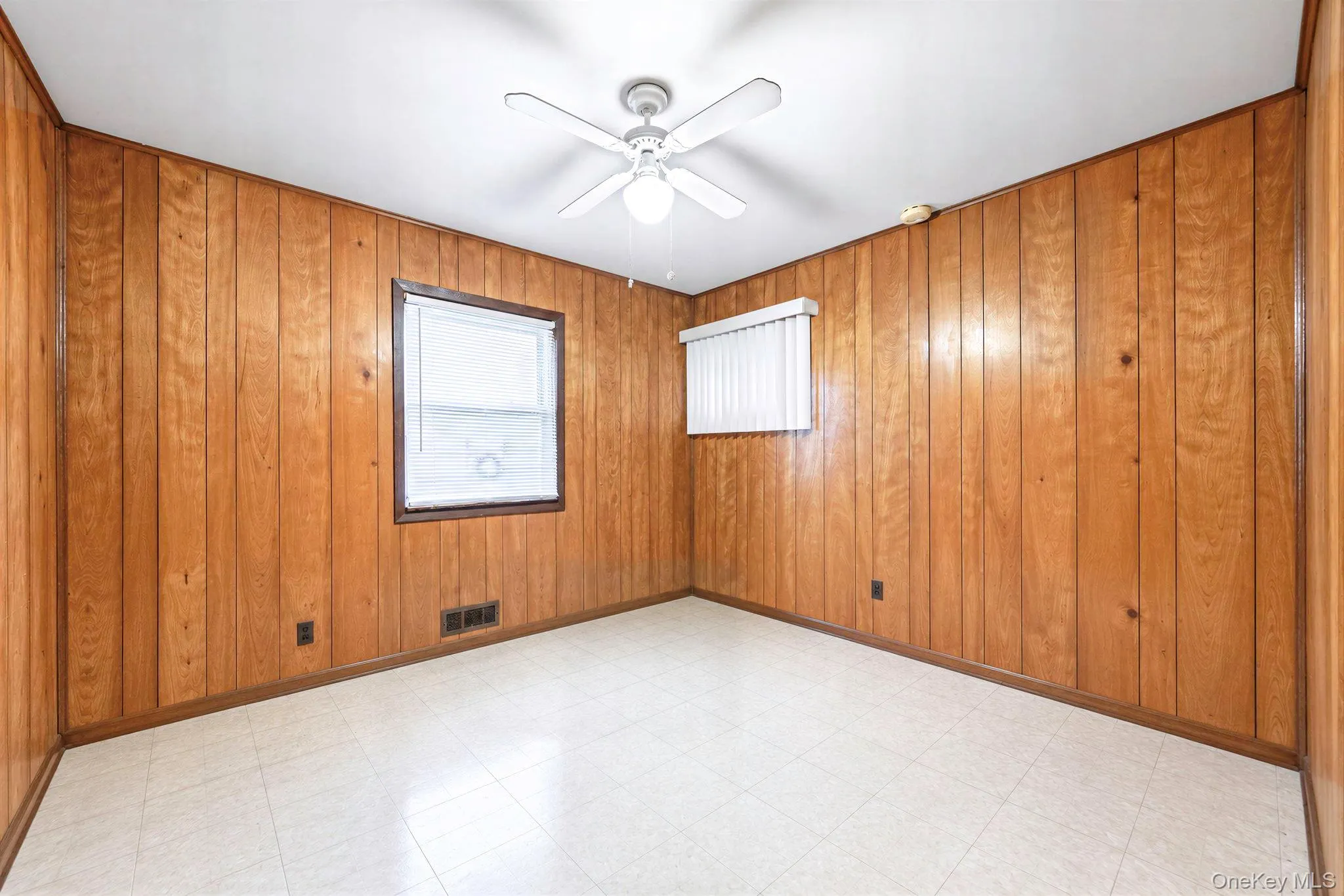 24 Chapel Place, Babylon, NY, 3 Bedrooms Bedrooms, 6 Rooms Rooms,2 BathroomsBathrooms,Residential,For Rent,Chapel,0,1060957 24 Chapel Place, Babylon, NY, 3 Bedrooms Bedrooms, 6 Rooms Rooms,2 BathroomsBathrooms,Residential,For Rent,Chapel,0,1060957