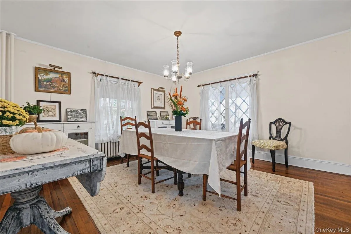 20 5th Avenue, North Hempstead, NY, 3 Bedrooms Bedrooms, 6 Rooms Rooms,2 BathroomsBathrooms,Residential,For Rent,5th,0,1060971 20 5th Avenue, North Hempstead, NY, 3 Bedrooms Bedrooms, 6 Rooms Rooms,2 BathroomsBathrooms,Residential,For Rent,5th,0,1060971