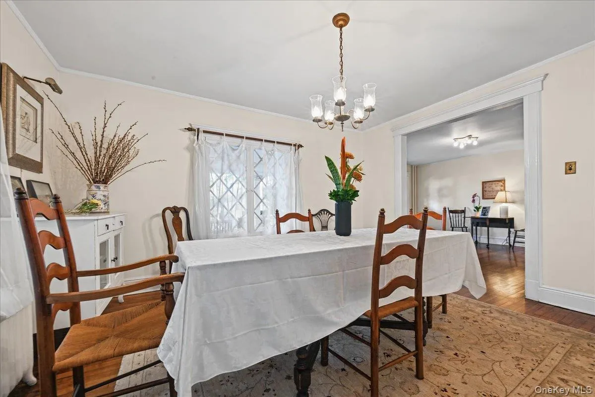 20 5th Avenue, North Hempstead, NY, 3 Bedrooms Bedrooms, 6 Rooms Rooms,2 BathroomsBathrooms,Residential,For Rent,5th,0,1060971 20 5th Avenue, North Hempstead, NY, 3 Bedrooms Bedrooms, 6 Rooms Rooms,2 BathroomsBathrooms,Residential,For Rent,5th,0,1060971