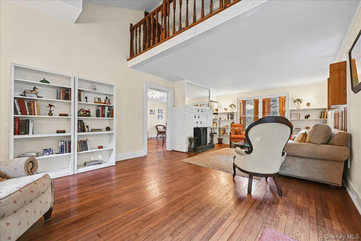 20 5th Avenue, North Hempstead, NY, 3 Bedrooms Bedrooms, 6 Rooms Rooms,2 BathroomsBathrooms,Residential,For Rent,5th,0,1060971 20 5th Avenue, North Hempstead, NY, 3 Bedrooms Bedrooms, 6 Rooms Rooms,2 BathroomsBathrooms,Residential,For Rent,5th,0,1060971