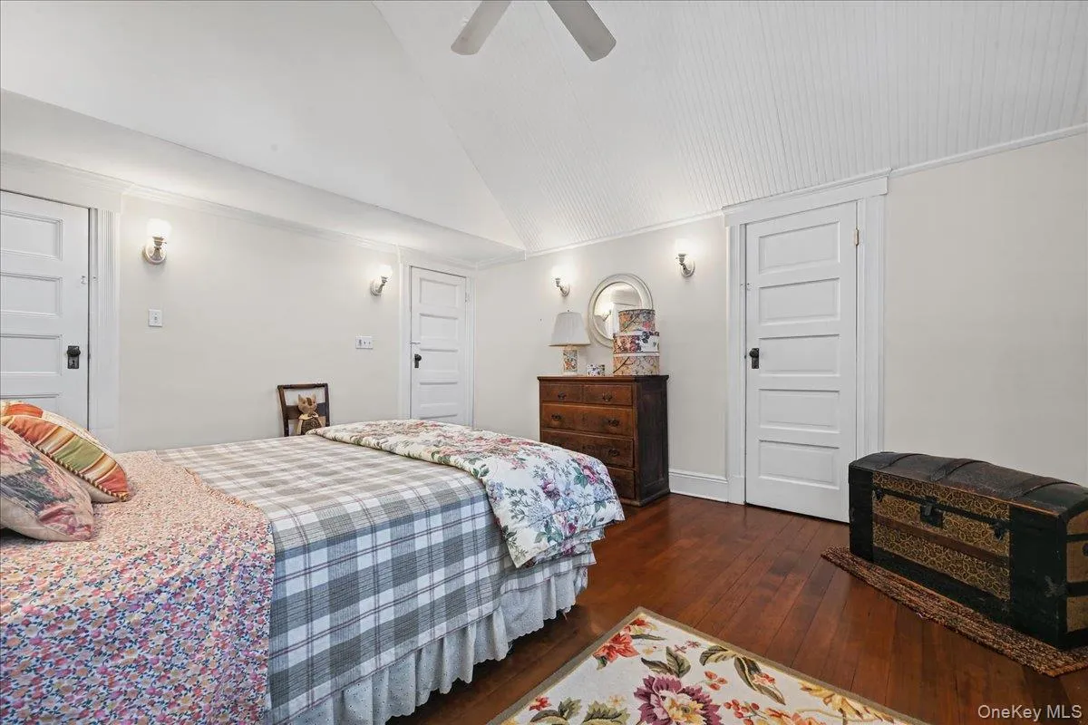 20 5th Avenue, North Hempstead, NY, 3 Bedrooms Bedrooms, 6 Rooms Rooms,2 BathroomsBathrooms,Residential,For Rent,5th,0,1060971 20 5th Avenue, North Hempstead, NY, 3 Bedrooms Bedrooms, 6 Rooms Rooms,2 BathroomsBathrooms,Residential,For Rent,5th,0,1060971