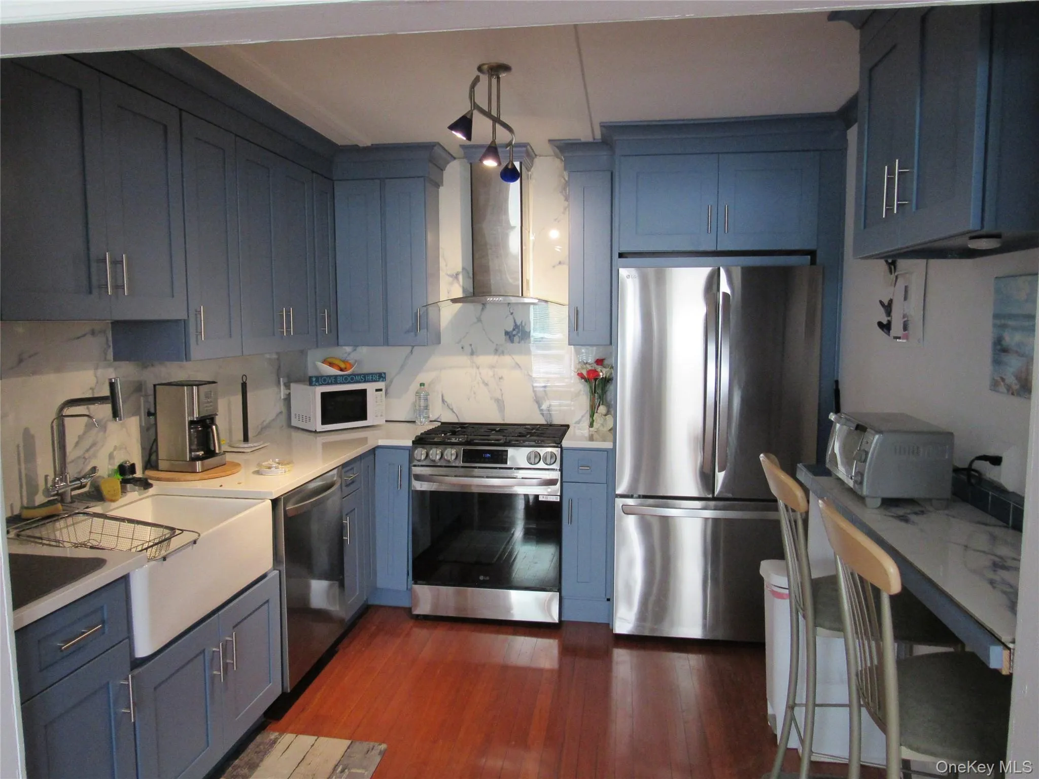 94 Main Street, Southampton, NY, 1 Bedroom Bedrooms, 3 Rooms Rooms,1 BathroomBathrooms,Residential Lease,For Rent,Main,0,1060975 94 Main Street, Southampton, NY, 1 Bedroom Bedrooms, 3 Rooms Rooms,1 BathroomBathrooms,Residential Lease,For Rent,Main,0,1060975