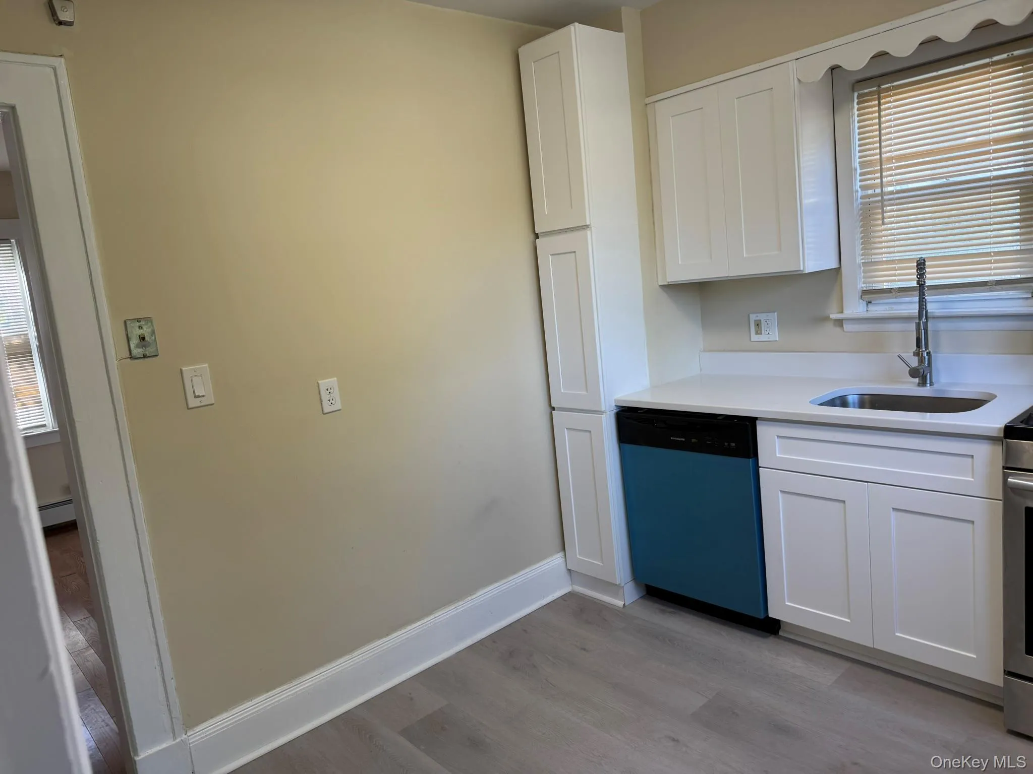 6 Red Brook Terrace, North Hempstead, NY, 3 Bedroom Bedrooms, 7 Room Rooms,1 BathroomBathrooms,Residential Lease,For Rent,Red Brook,0,1060980 6 Red Brook Terrace, North Hempstead, NY, 3 Bedroom Bedrooms, 7 Room Rooms,1 BathroomBathrooms,Residential Lease,For Rent,Red Brook,0,1060980