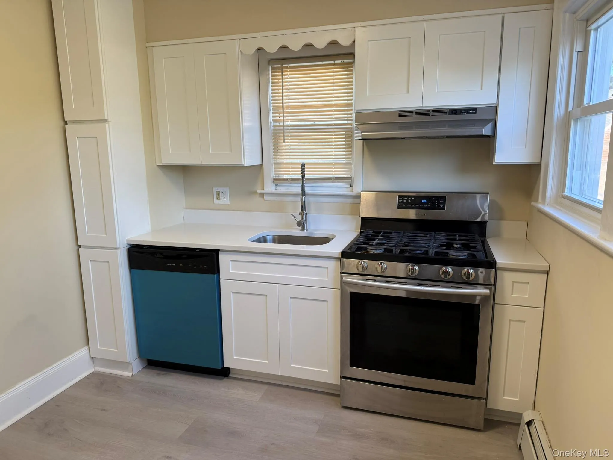 6 Red Brook Terrace, North Hempstead, NY, 3 Bedroom Bedrooms, 7 Room Rooms,1 BathroomBathrooms,Residential Lease,For Rent,Red Brook,0,1060980 6 Red Brook Terrace, North Hempstead, NY, 3 Bedroom Bedrooms, 7 Room Rooms,1 BathroomBathrooms,Residential Lease,For Rent,Red Brook,0,1060980