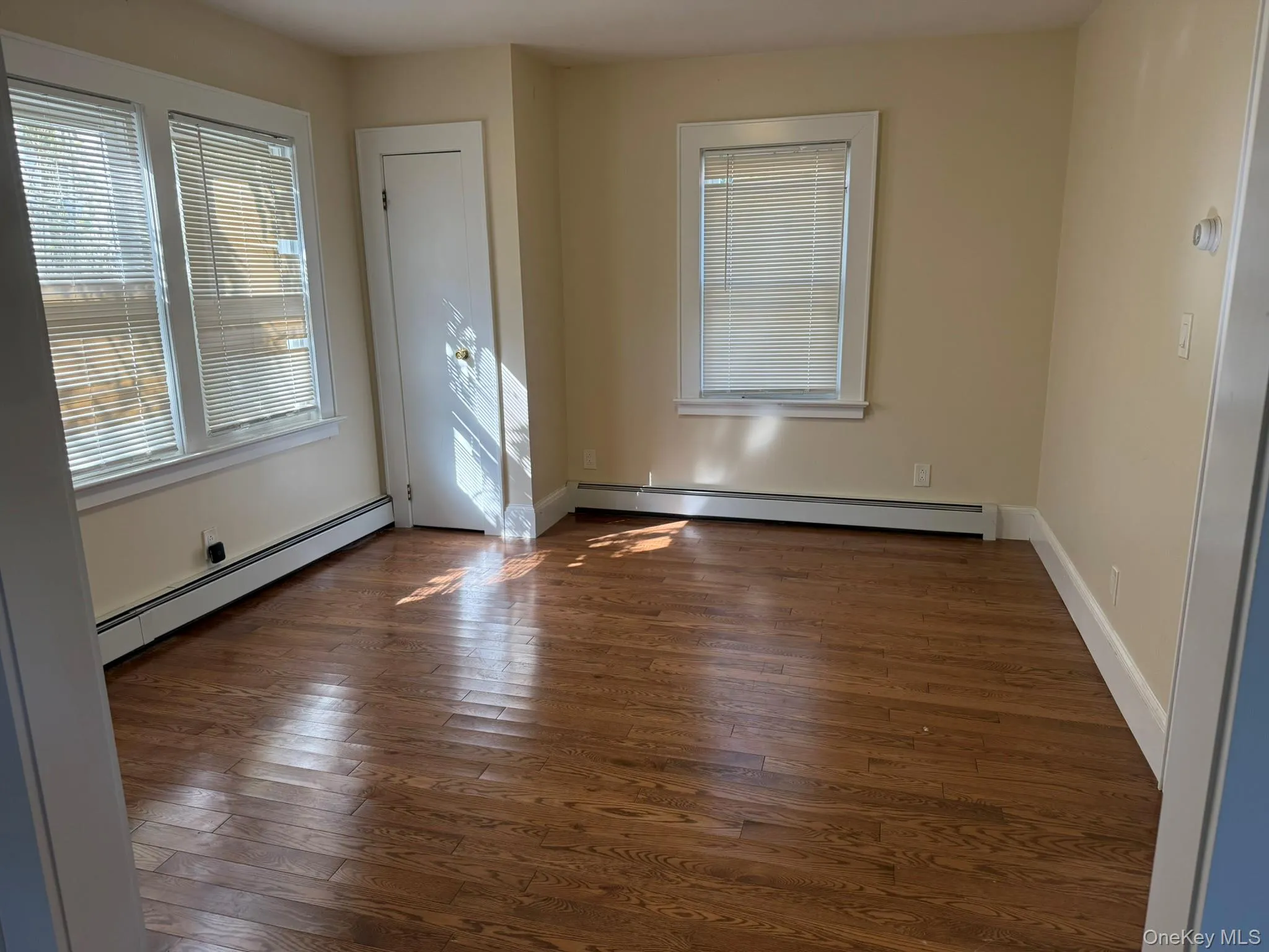 6 Red Brook Terrace, North Hempstead, NY, 3 Bedroom Bedrooms, 7 Room Rooms,1 BathroomBathrooms,Residential Lease,For Rent,Red Brook,0,1060980 6 Red Brook Terrace, North Hempstead, NY, 3 Bedroom Bedrooms, 7 Room Rooms,1 BathroomBathrooms,Residential Lease,For Rent,Red Brook,0,1060980