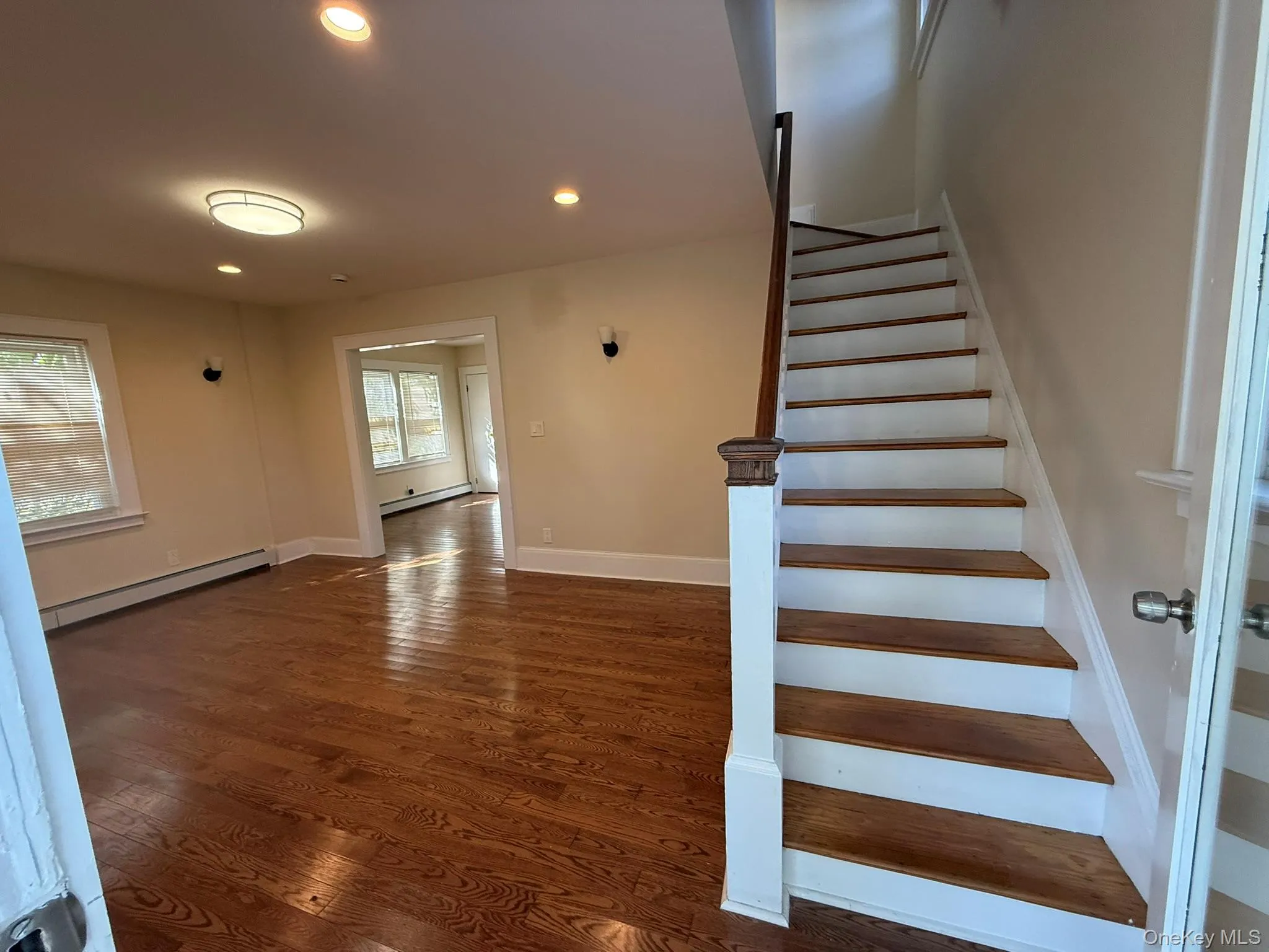 6 Red Brook Terrace, North Hempstead, NY, 3 Bedroom Bedrooms, 7 Room Rooms,1 BathroomBathrooms,Residential Lease,For Rent,Red Brook,0,1060980 6 Red Brook Terrace, North Hempstead, NY, 3 Bedroom Bedrooms, 7 Room Rooms,1 BathroomBathrooms,Residential Lease,For Rent,Red Brook,0,1060980