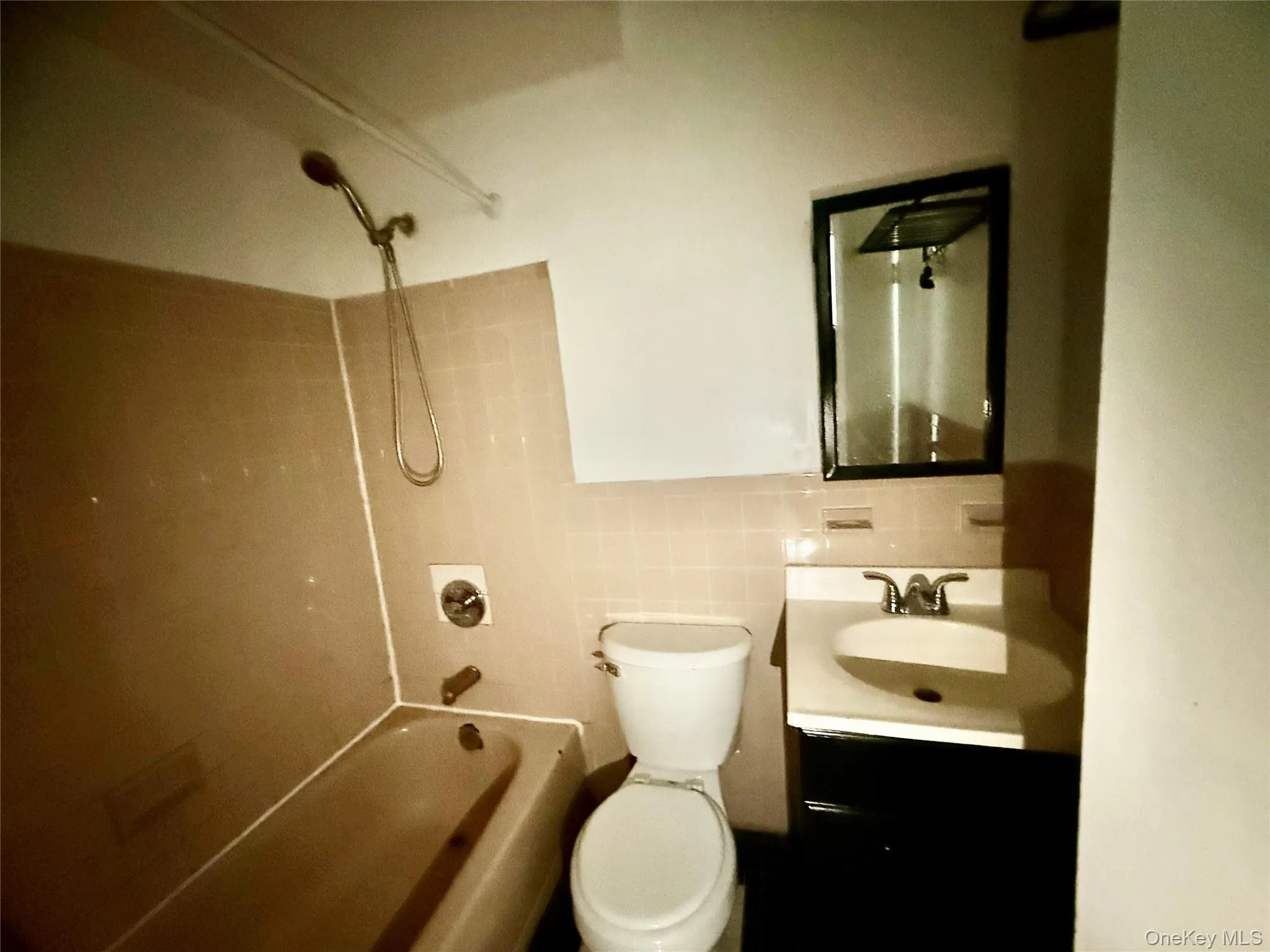48-55 58th Lane, New York, NY, 1 Bedroom Bedrooms, 3 Room Rooms,1 BathroomBathrooms,Residential Lease,For Rent,58th,0,1060987 48-55 58th Lane, New York, NY, 1 Bedroom Bedrooms, 3 Room Rooms,1 BathroomBathrooms,Residential Lease,For Rent,58th,0,1060987