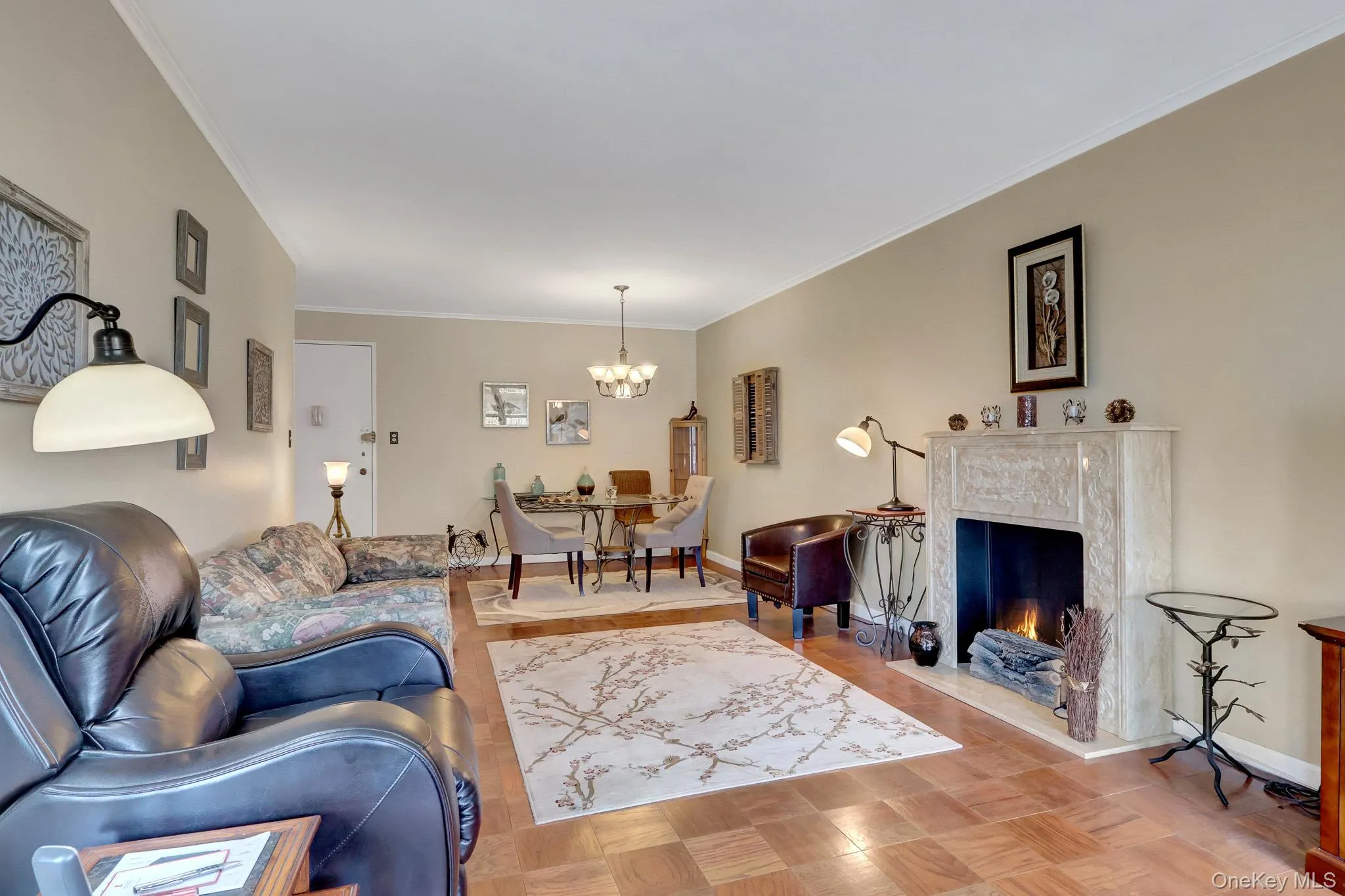 Living-Room/ Dinning Room. Living-Room/ Dinning Room.