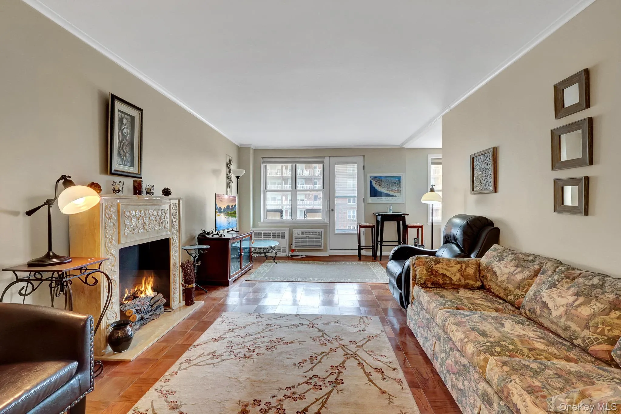 Living-Room/ Dinning Room. Living-Room/ Dinning Room.