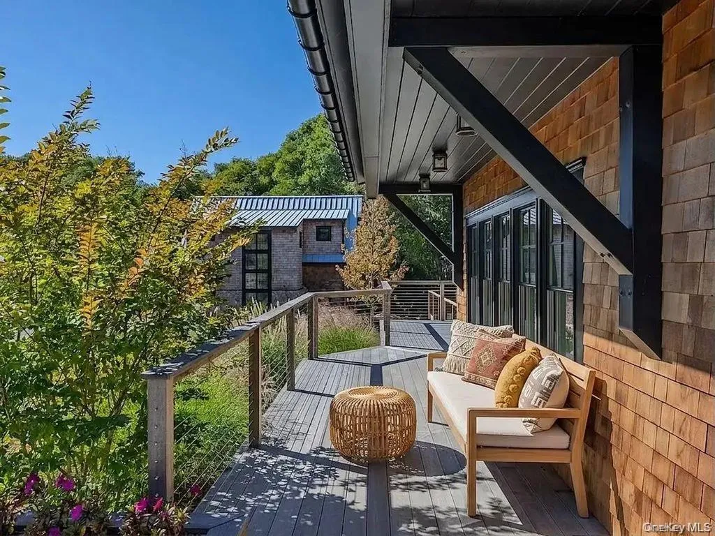 141A North Ferry Road, Shelter Island, NY , With , 3 Bedroom , and , 9 Room , 3 Bathroom , For , Residential Lease , For Rent , 1060991 , MLSID,1060991 141A North Ferry Road, Shelter Island, NY , With , 3 Bedroom , and , 9 Room , 3 Bathroom , For , Residential Lease , For Rent , 1060991 , MLSID,1060991