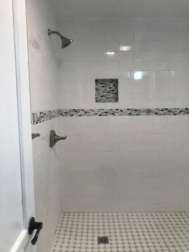 8 Raymond Street, Glen Cove, NY, 3 Bedroom Bedrooms, 7 Room Rooms,2 BathroomBathrooms,Residential Lease,For Rent,Raymond,0,1061002 8 Raymond Street, Glen Cove, NY, 3 Bedroom Bedrooms, 7 Room Rooms,2 BathroomBathrooms,Residential Lease,For Rent,Raymond,0,1061002