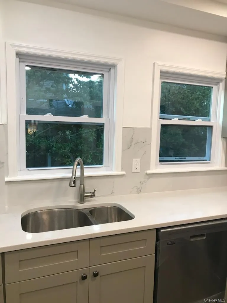 8 Raymond Street, Glen Cove, NY, 3 Bedroom Bedrooms, 7 Room Rooms,2 BathroomBathrooms,Residential Lease,For Rent,Raymond,0,1061002 8 Raymond Street, Glen Cove, NY, 3 Bedroom Bedrooms, 7 Room Rooms,2 BathroomBathrooms,Residential Lease,For Rent,Raymond,0,1061002