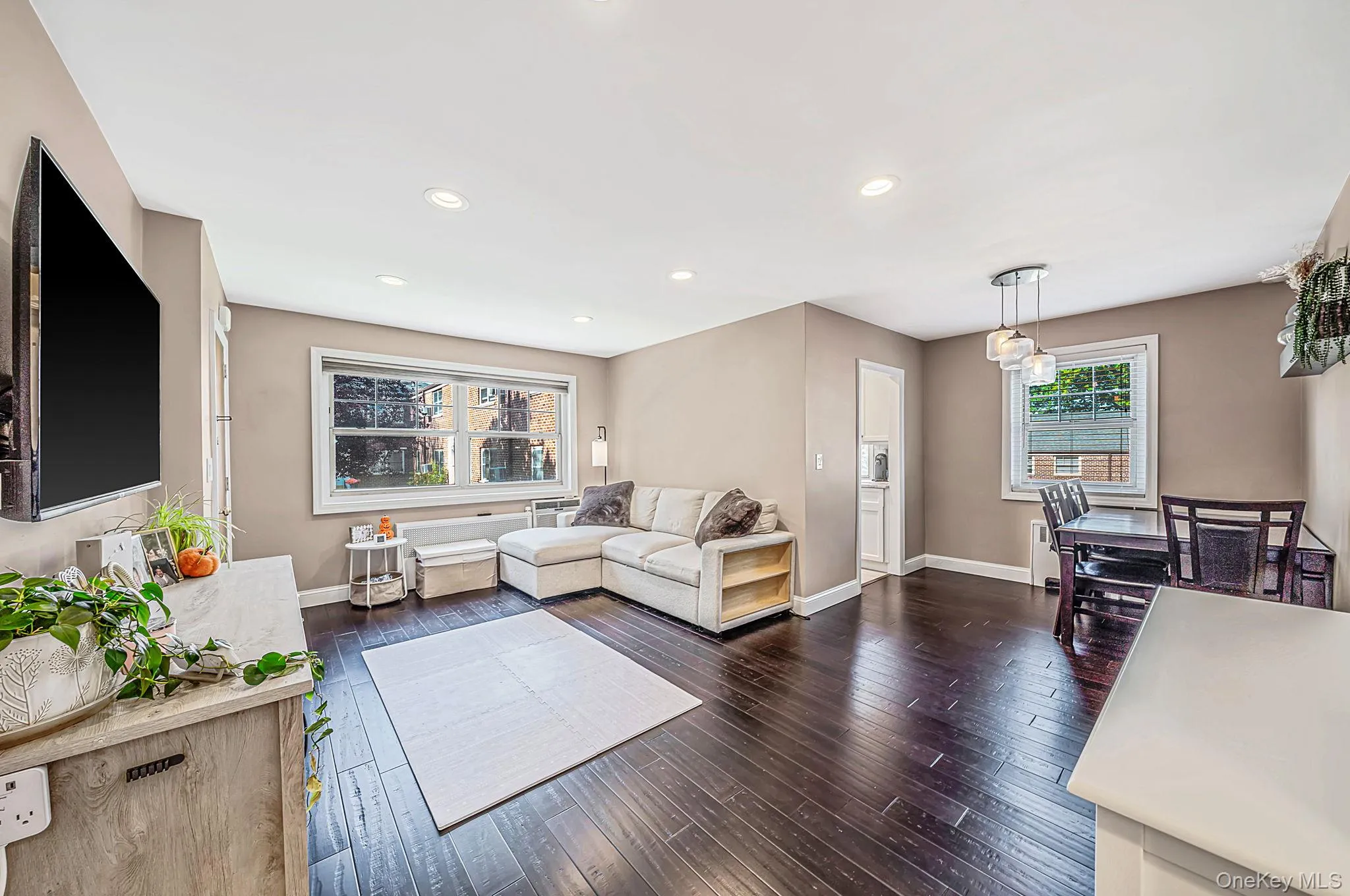 57-23 Marathon Parkway, New York, NY, 1 Bedroom Bedrooms, 4 Rooms Rooms,1 BathroomBathrooms,Residential,For Rent,Marathon,0,1061003 57-23 Marathon Parkway, New York, NY, 1 Bedroom Bedrooms, 4 Rooms Rooms,1 BathroomBathrooms,Residential,For Rent,Marathon,0,1061003