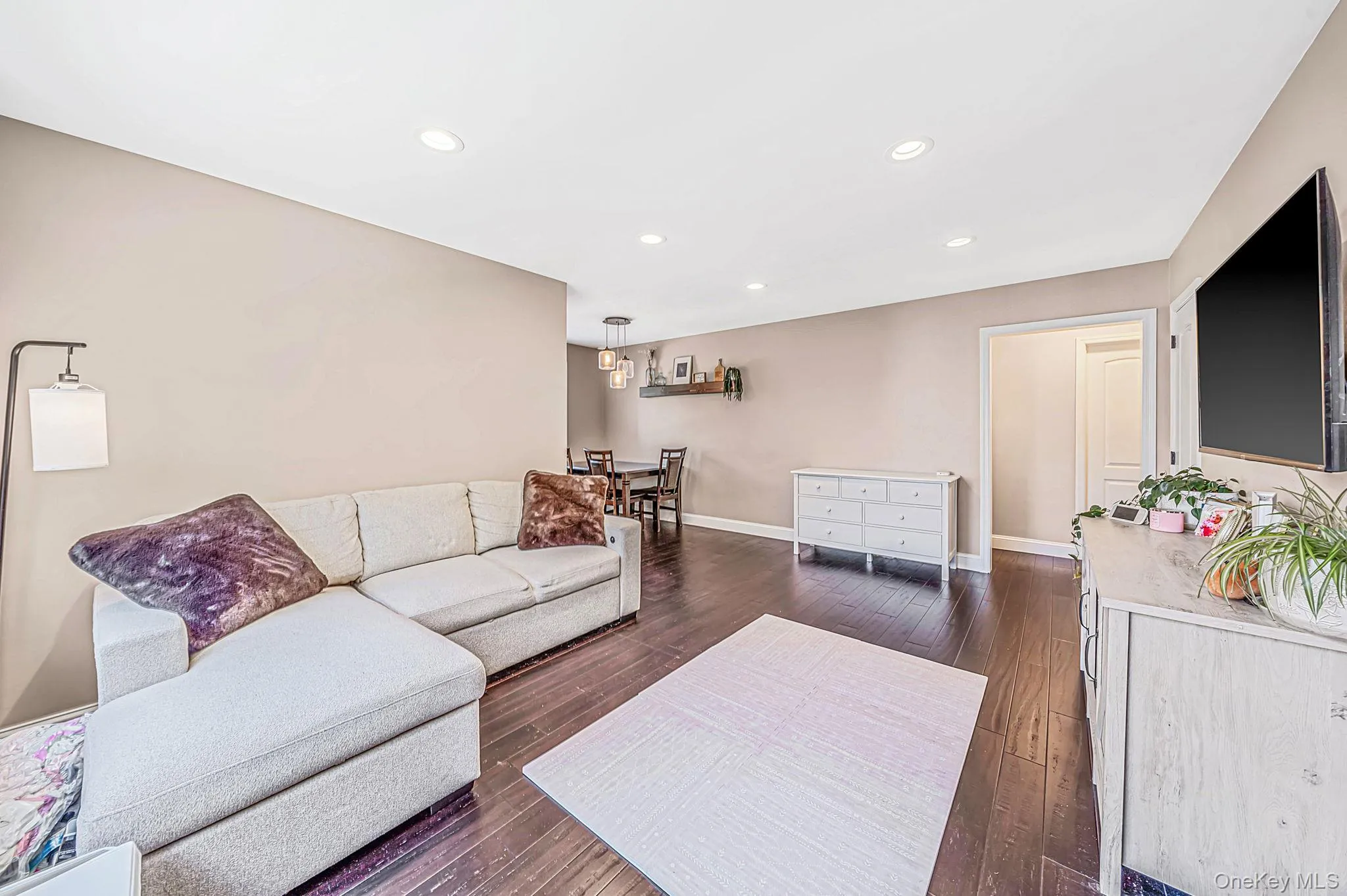 57-23 Marathon Parkway, New York, NY, 1 Bedroom Bedrooms, 4 Rooms Rooms,1 BathroomBathrooms,Residential,For Rent,Marathon,0,1061003 57-23 Marathon Parkway, New York, NY, 1 Bedroom Bedrooms, 4 Rooms Rooms,1 BathroomBathrooms,Residential,For Rent,Marathon,0,1061003