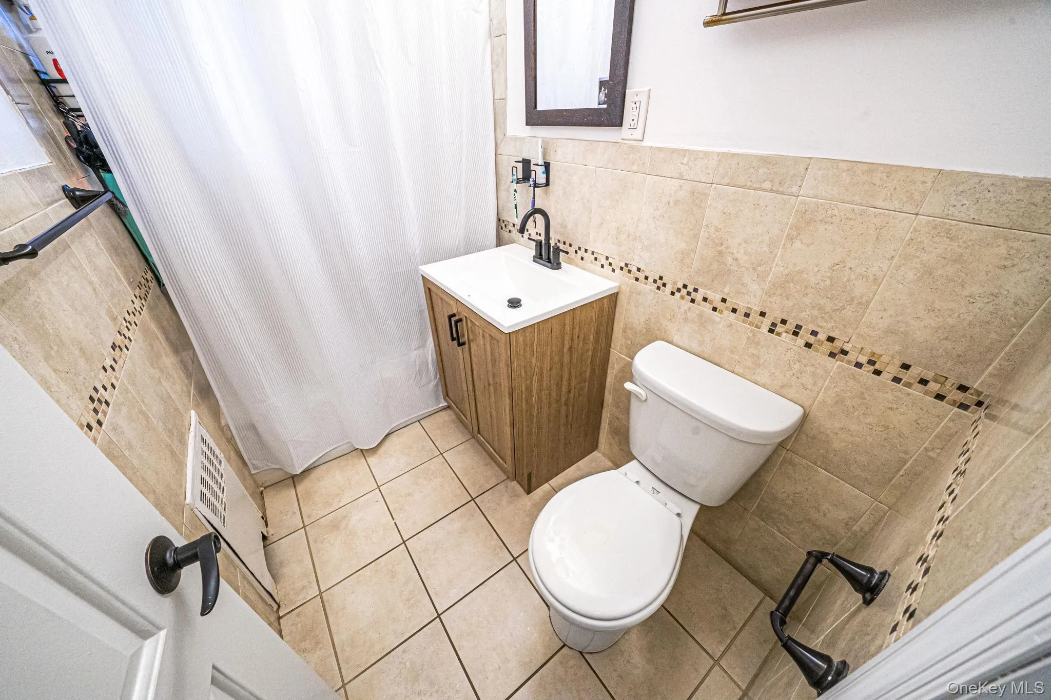 57-23 Marathon Parkway, New York, NY, 1 Bedroom Bedrooms, 4 Rooms Rooms,1 BathroomBathrooms,Residential,For Rent,Marathon,0,1061003 57-23 Marathon Parkway, New York, NY, 1 Bedroom Bedrooms, 4 Rooms Rooms,1 BathroomBathrooms,Residential,For Rent,Marathon,0,1061003