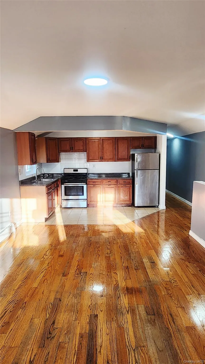 481 53rd Street, New York, NY, 3 Bedroom Bedrooms, 6 Room Rooms,2 BathroomBathrooms,Residential Lease,For Rent,53rd,0,1061010 481 53rd Street, New York, NY, 3 Bedroom Bedrooms, 6 Room Rooms,2 BathroomBathrooms,Residential Lease,For Rent,53rd,0,1061010