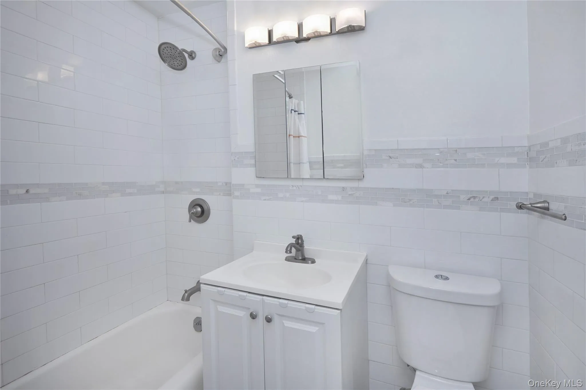 5700 Arlington Avenue, New York, NY, 1 Bedroom Bedrooms, 3 Rooms Rooms,1 BathroomBathrooms,Residential,For Rent,Arlington,0,1061024 5700 Arlington Avenue, New York, NY, 1 Bedroom Bedrooms, 3 Rooms Rooms,1 BathroomBathrooms,Residential,For Rent,Arlington,0,1061024