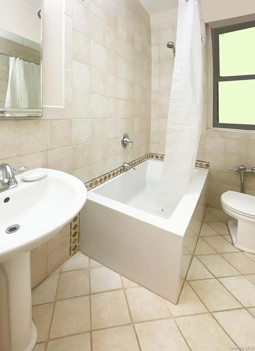 3017 Riverdale Avenue, New York, NY, 1 Bedroom Bedrooms, 3 Rooms Rooms,1 BathroomBathrooms,Residential,For Rent,Riverdale,0,1061032 3017 Riverdale Avenue, New York, NY, 1 Bedroom Bedrooms, 3 Rooms Rooms,1 BathroomBathrooms,Residential,For Rent,Riverdale,0,1061032