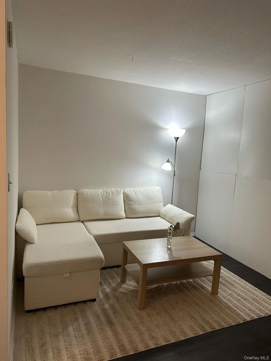 150-38 Union Turnpike, New York, NY, 3 Rooms Rooms,1 BathroomBathrooms,Residential,For Rent,Union Turnpike,0,1061038 150-38 Union Turnpike, New York, NY, 3 Rooms Rooms,1 BathroomBathrooms,Residential,For Rent,Union Turnpike,0,1061038