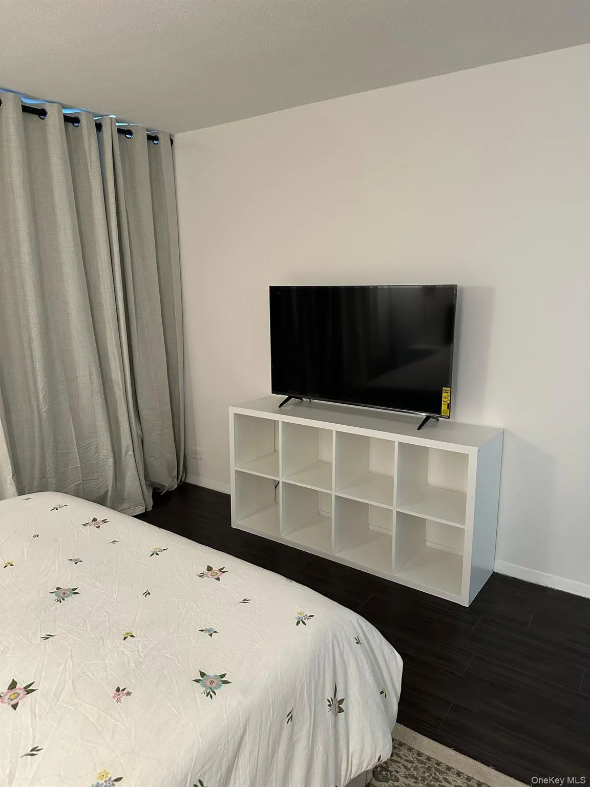 150-38 Union Turnpike, New York, NY, 3 Rooms Rooms,1 BathroomBathrooms,Residential,For Rent,Union Turnpike,0,1061038 150-38 Union Turnpike, New York, NY, 3 Rooms Rooms,1 BathroomBathrooms,Residential,For Rent,Union Turnpike,0,1061038