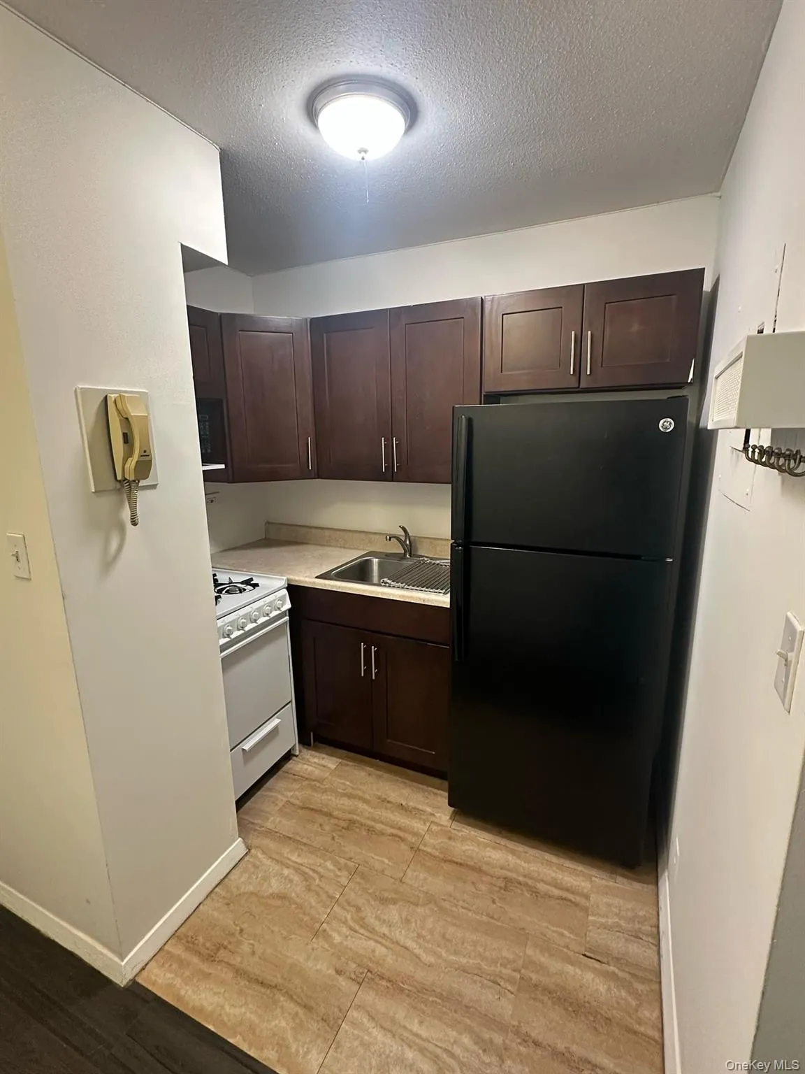 150-38 Union Turnpike, New York, NY, 3 Rooms Rooms,1 BathroomBathrooms,Residential,For Rent,Union Turnpike,0,1061038 150-38 Union Turnpike, New York, NY, 3 Rooms Rooms,1 BathroomBathrooms,Residential,For Rent,Union Turnpike,0,1061038