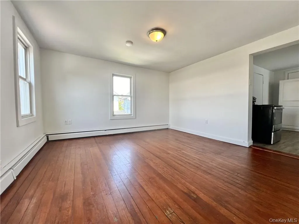 25 Prospect Street, Kingston, NY, 1 Bedroom Bedrooms, 5 Room Rooms,1 BathroomBathrooms,Residential Lease,For Rent,Prospect,0,1061047 25 Prospect Street, Kingston, NY, 1 Bedroom Bedrooms, 5 Room Rooms,1 BathroomBathrooms,Residential Lease,For Rent,Prospect,0,1061047