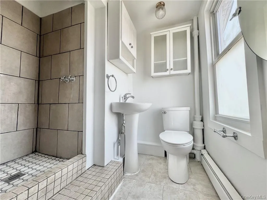 25 Prospect Street, Kingston, NY, 1 Bedroom Bedrooms, 5 Room Rooms,1 BathroomBathrooms,Residential Lease,For Rent,Prospect,0,1061047 25 Prospect Street, Kingston, NY, 1 Bedroom Bedrooms, 5 Room Rooms,1 BathroomBathrooms,Residential Lease,For Rent,Prospect,0,1061047