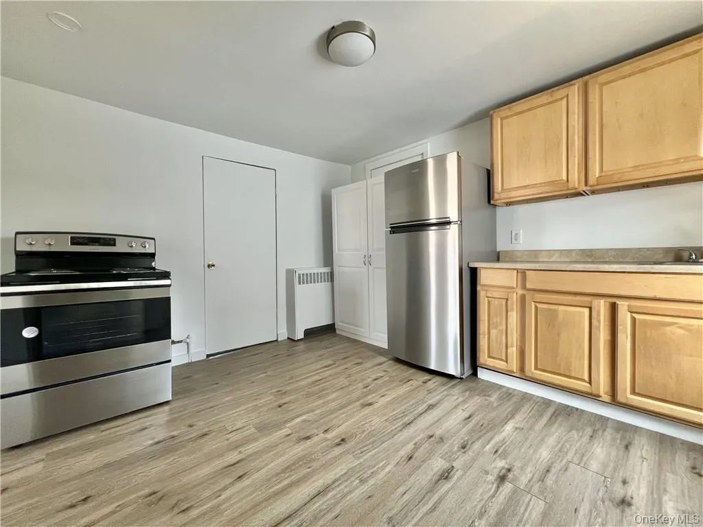 25 Prospect Street, Kingston, NY, 1 Bedroom Bedrooms, 5 Room Rooms,1 BathroomBathrooms,Residential Lease,For Rent,Prospect,0,1061047 25 Prospect Street, Kingston, NY, 1 Bedroom Bedrooms, 5 Room Rooms,1 BathroomBathrooms,Residential Lease,For Rent,Prospect,0,1061047