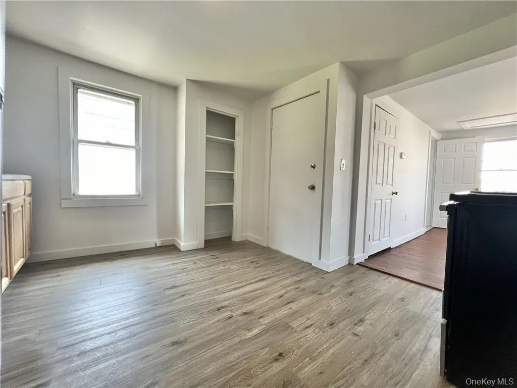 25 Prospect Street, Kingston, NY, 1 Bedroom Bedrooms, 5 Room Rooms,1 BathroomBathrooms,Residential Lease,For Rent,Prospect,0,1061047 25 Prospect Street, Kingston, NY, 1 Bedroom Bedrooms, 5 Room Rooms,1 BathroomBathrooms,Residential Lease,For Rent,Prospect,0,1061047