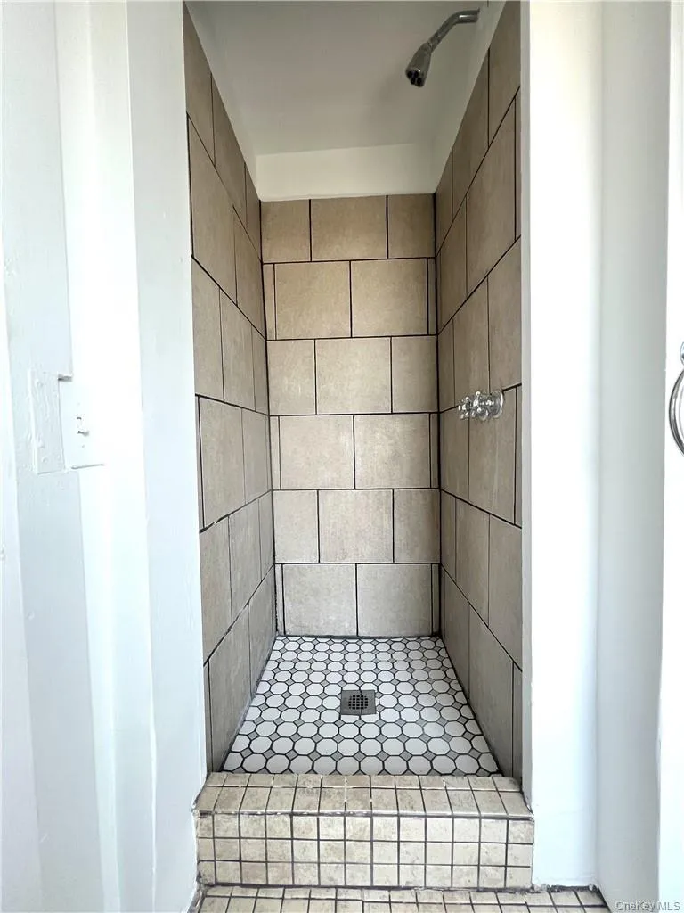 25 Prospect Street, Kingston, NY, 1 Bedroom Bedrooms, 5 Room Rooms,1 BathroomBathrooms,Residential Lease,For Rent,Prospect,0,1061047 25 Prospect Street, Kingston, NY, 1 Bedroom Bedrooms, 5 Room Rooms,1 BathroomBathrooms,Residential Lease,For Rent,Prospect,0,1061047