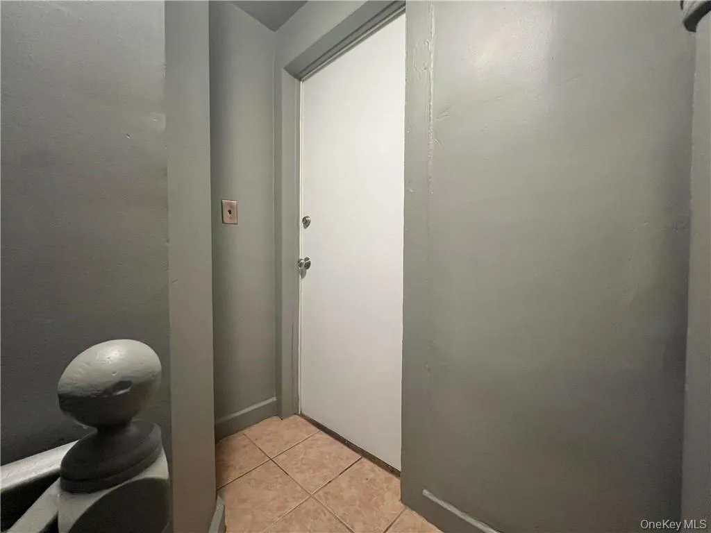 25 Prospect Street, Kingston, NY, 1 Bedroom Bedrooms, 5 Room Rooms,1 BathroomBathrooms,Residential Lease,For Rent,Prospect,0,1061047 25 Prospect Street, Kingston, NY, 1 Bedroom Bedrooms, 5 Room Rooms,1 BathroomBathrooms,Residential Lease,For Rent,Prospect,0,1061047