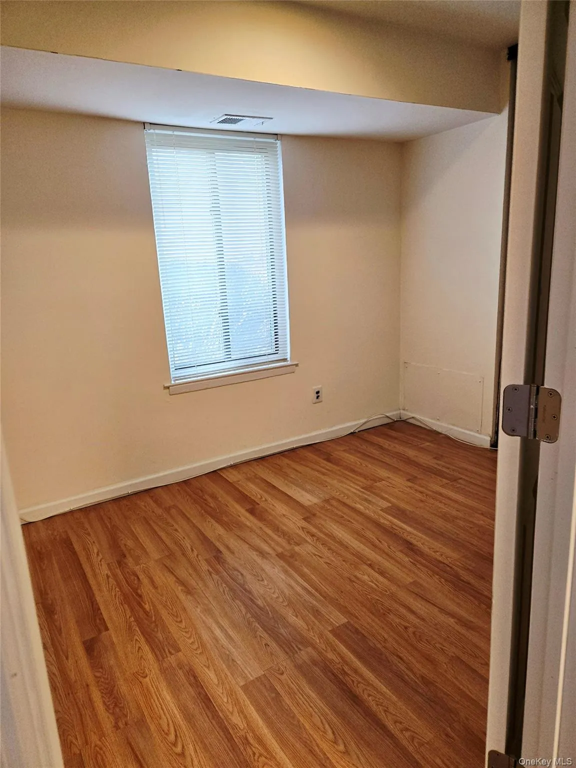 7 Boulder, Brookhaven, NY, 2 Bedrooms Bedrooms, 5 Rooms Rooms,1 BathroomBathrooms,Residential Lease,For Rent,Boulder,0,1061054 7 Boulder, Brookhaven, NY, 2 Bedrooms Bedrooms, 5 Rooms Rooms,1 BathroomBathrooms,Residential Lease,For Rent,Boulder,0,1061054