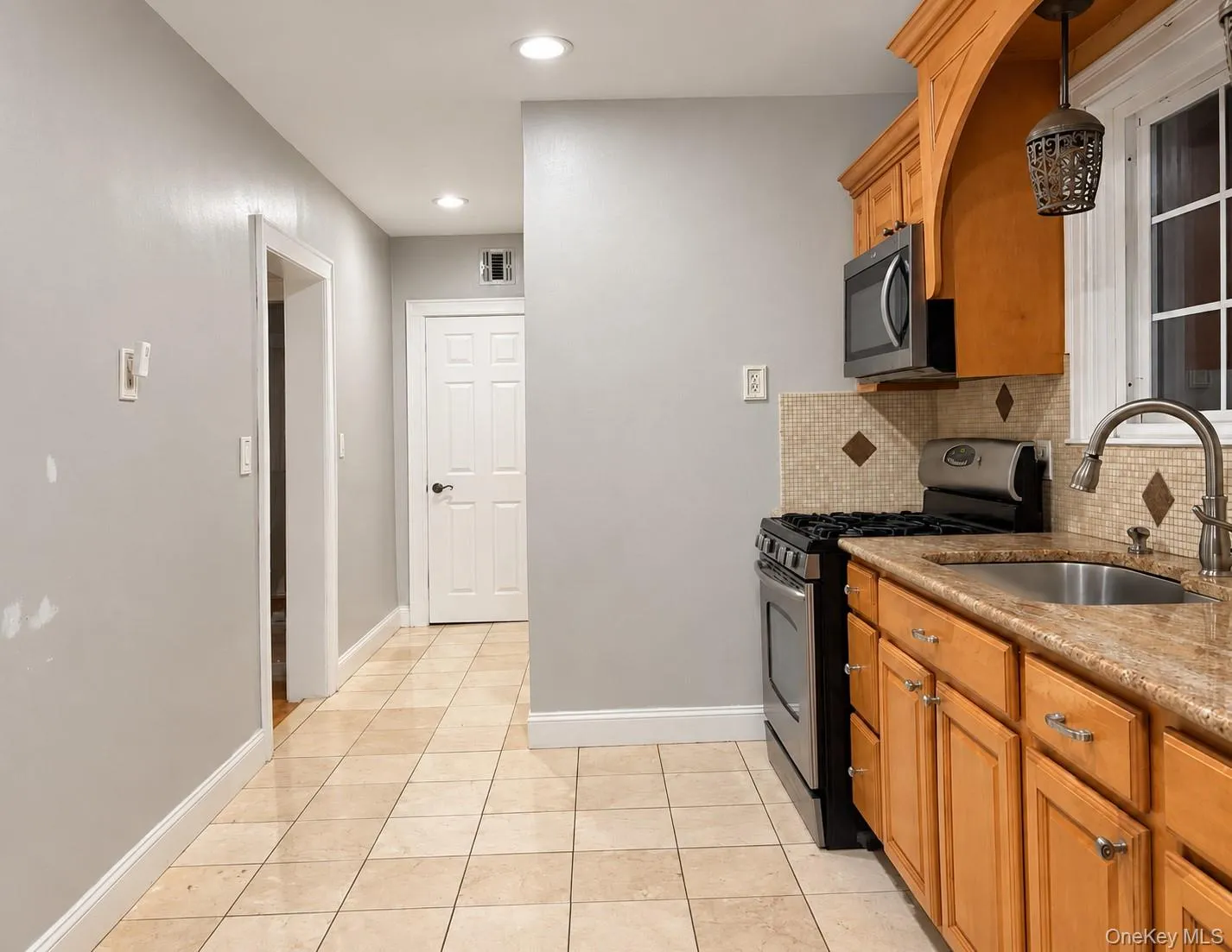 10507 223rd Street, New York, NY, 3 Bedrooms Bedrooms, 9 Rooms Rooms,2 BathroomsBathrooms,Residential,For Rent,223rd,0,1061058 10507 223rd Street, New York, NY, 3 Bedrooms Bedrooms, 9 Rooms Rooms,2 BathroomsBathrooms,Residential,For Rent,223rd,0,1061058