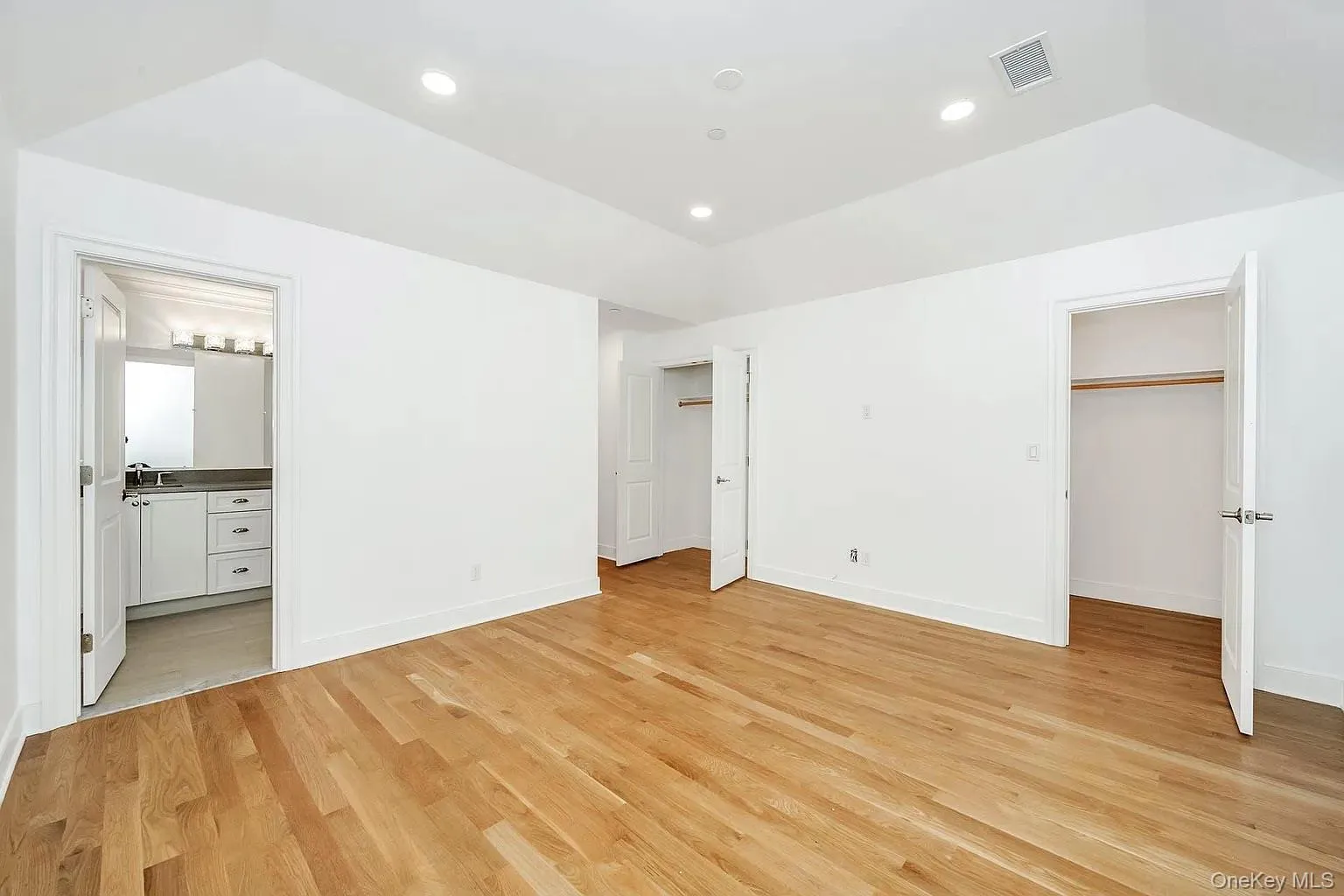 235A Lincoln Avenue, Harrison, NY, 3 Bedroom Bedrooms, 10 Room Rooms,3 BathroomBathrooms,Residential Lease,For Rent,Lincoln,0,1061059 235A Lincoln Avenue, Harrison, NY, 3 Bedroom Bedrooms, 10 Room Rooms,3 BathroomBathrooms,Residential Lease,For Rent,Lincoln,0,1061059