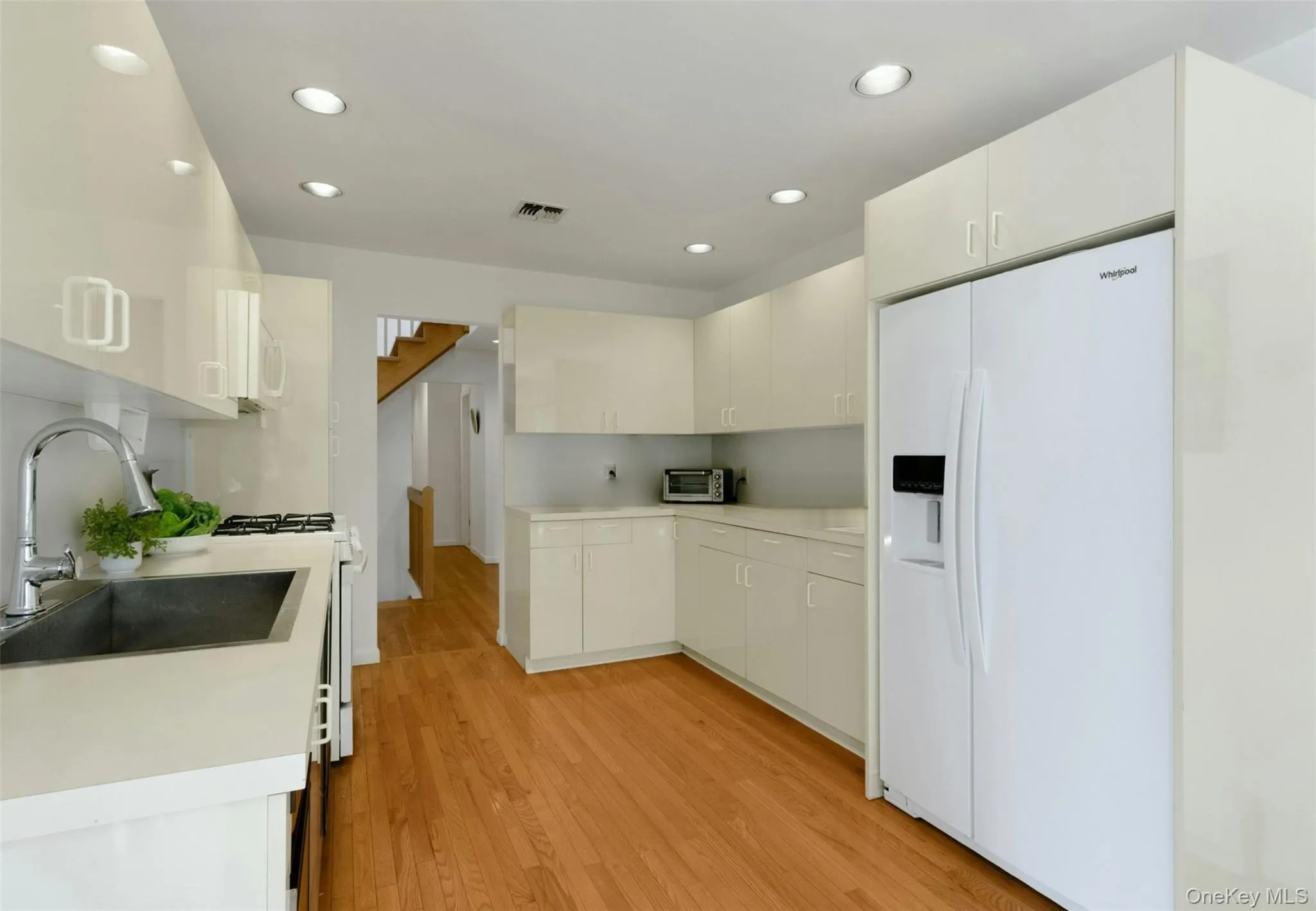 11 Arapaho, Ramapo, NY, 3 Bedrooms Bedrooms, 8 Rooms Rooms,2 BathroomsBathrooms,Residential,For Rent,Arapaho,0,1061063 11 Arapaho, Ramapo, NY, 3 Bedrooms Bedrooms, 8 Rooms Rooms,2 BathroomsBathrooms,Residential,For Rent,Arapaho,0,1061063