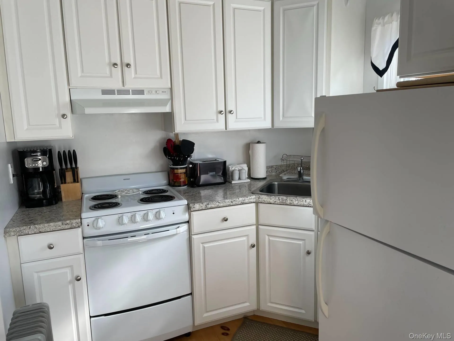 718 Montauk Highway, Southampton, NY, 1 Bedroom Bedrooms, 2 Room Rooms,1 BathroomBathrooms,Residential Lease,For Rent,Montauk,0,1061090 718 Montauk Highway, Southampton, NY, 1 Bedroom Bedrooms, 2 Room Rooms,1 BathroomBathrooms,Residential Lease,For Rent,Montauk,0,1061090