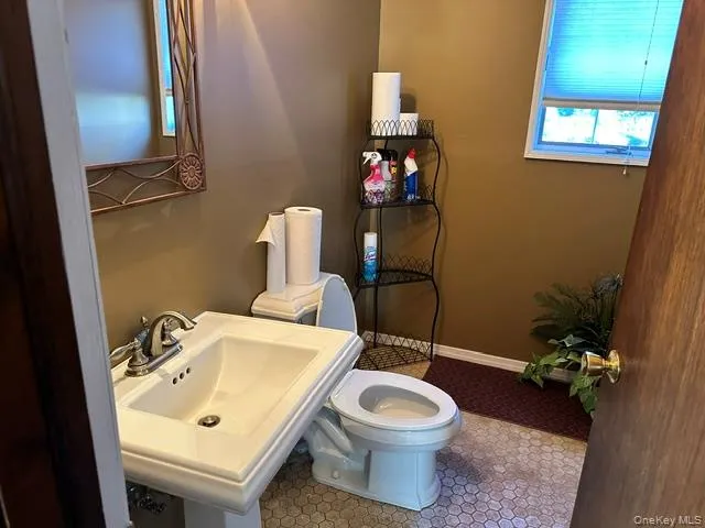 1/2 bath 1/2 bath